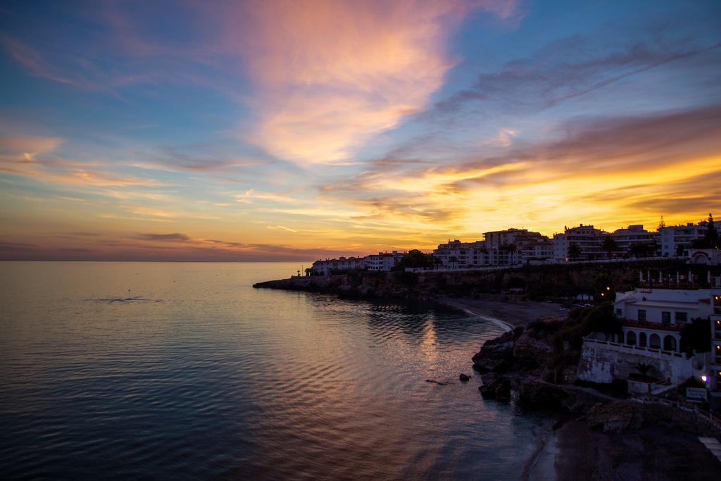 Easy Nerja Hostel Εξωτερικό φωτογραφία
